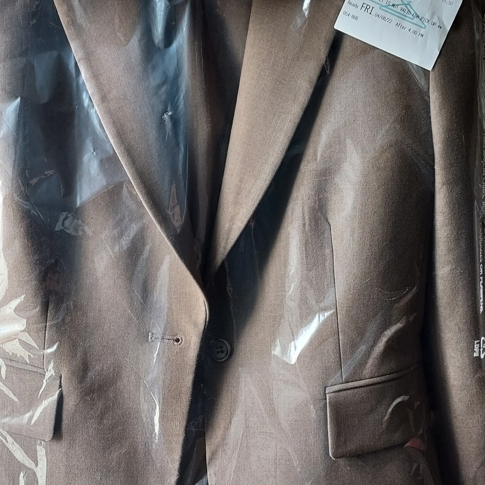 Tahari Arthur S Levine Pant Suit.